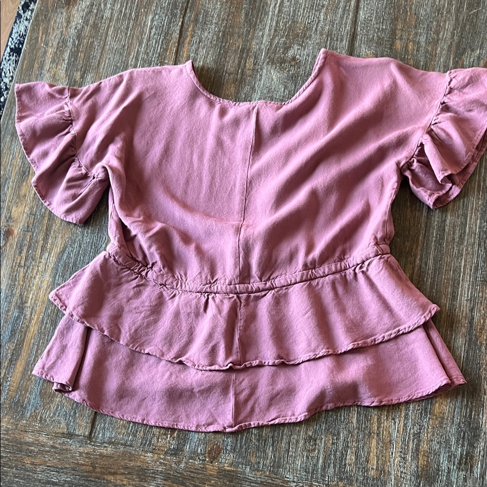 Chic Mauve Ruffle Blouse - Picture 8 of 8